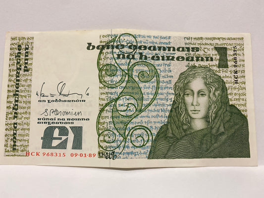 1989 IRELAND 1 POUND PAPER BANKNOTE UNCIRCULATED  WITH FOLD